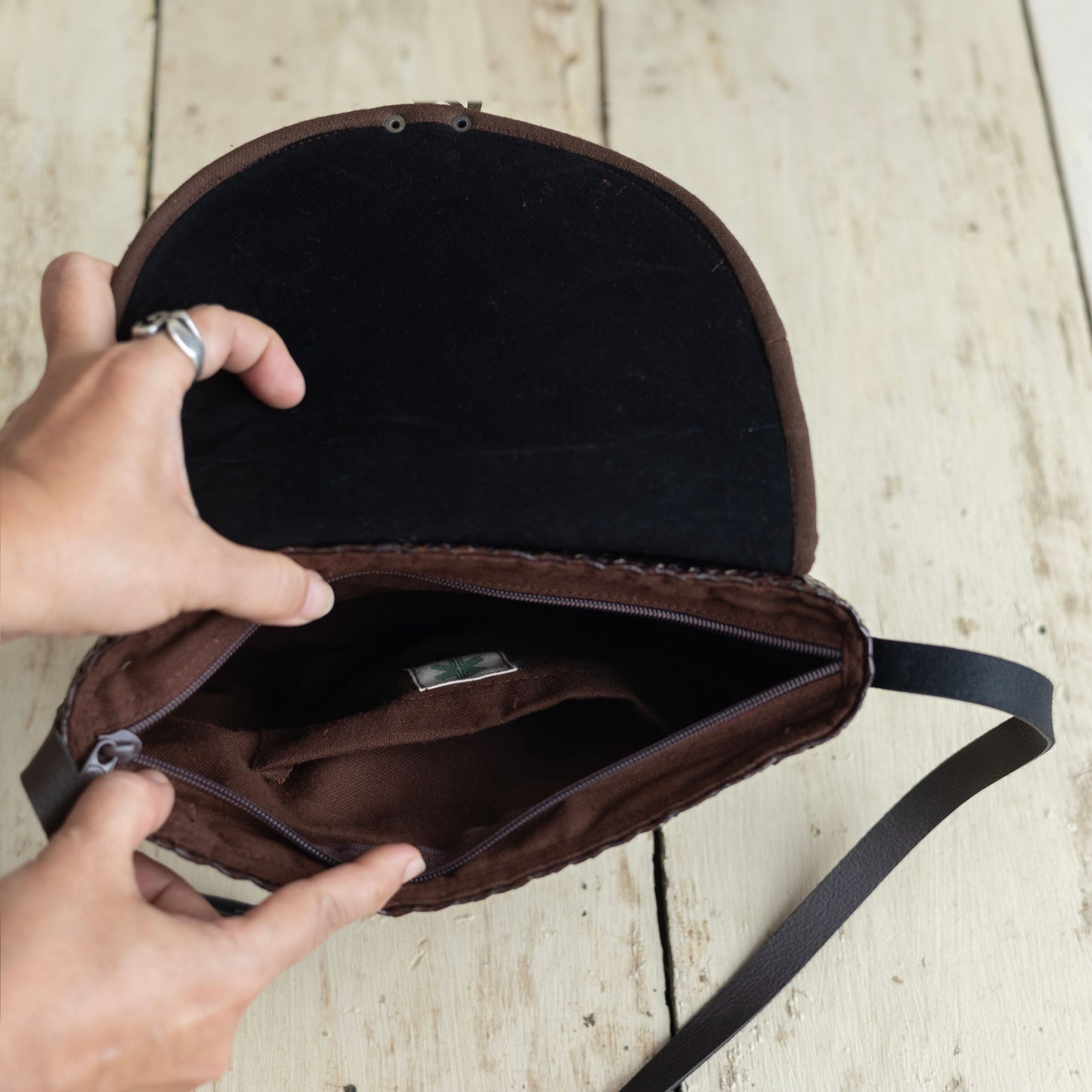 Pretty Pleasure - Dark Brown