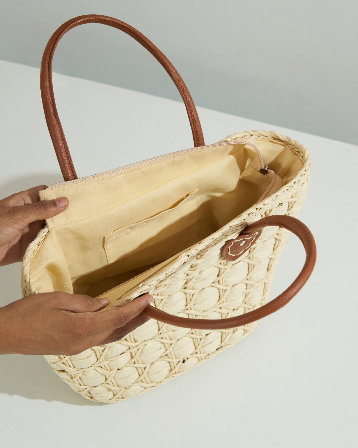 Ivory Strawbag