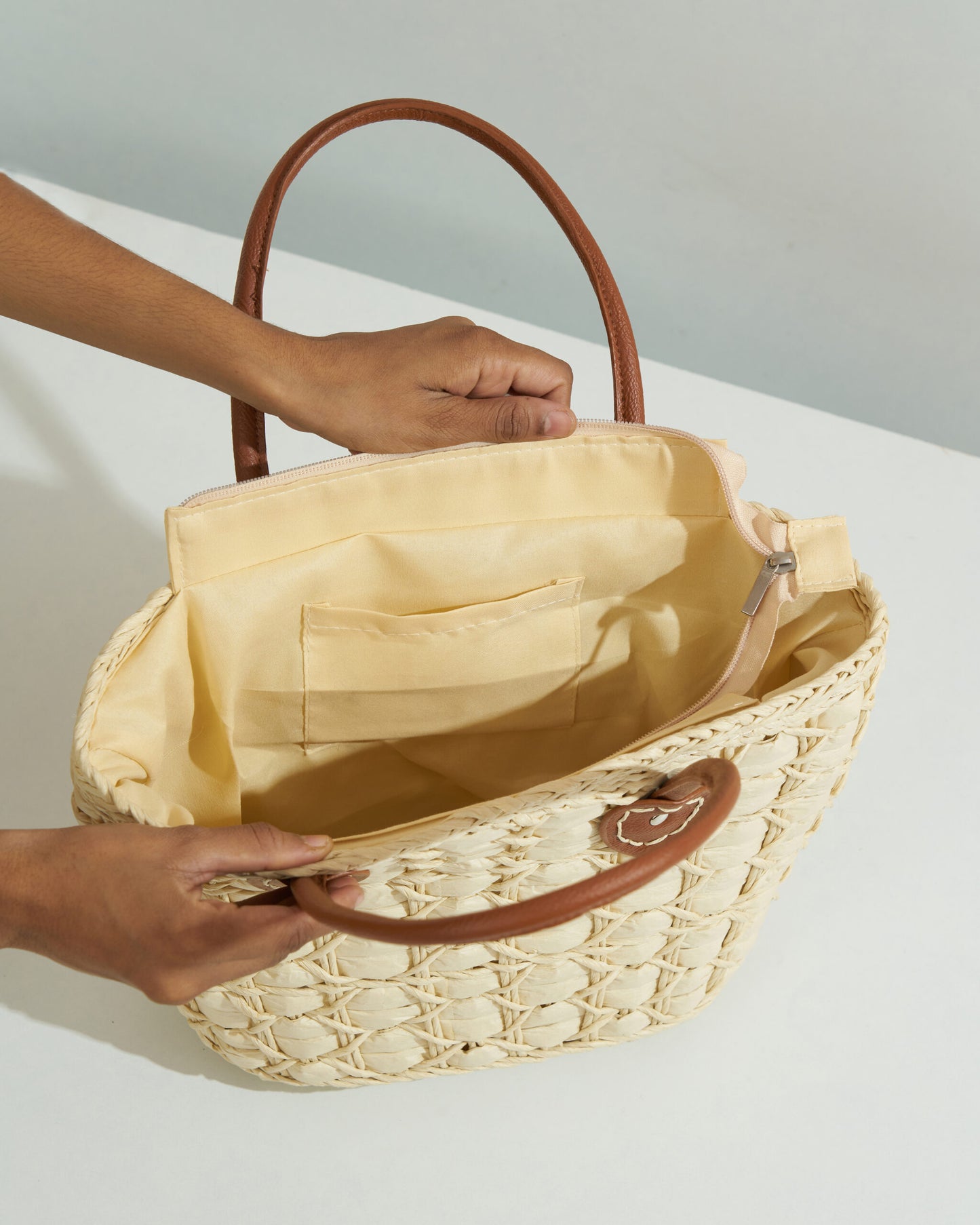Ivory Strawbag