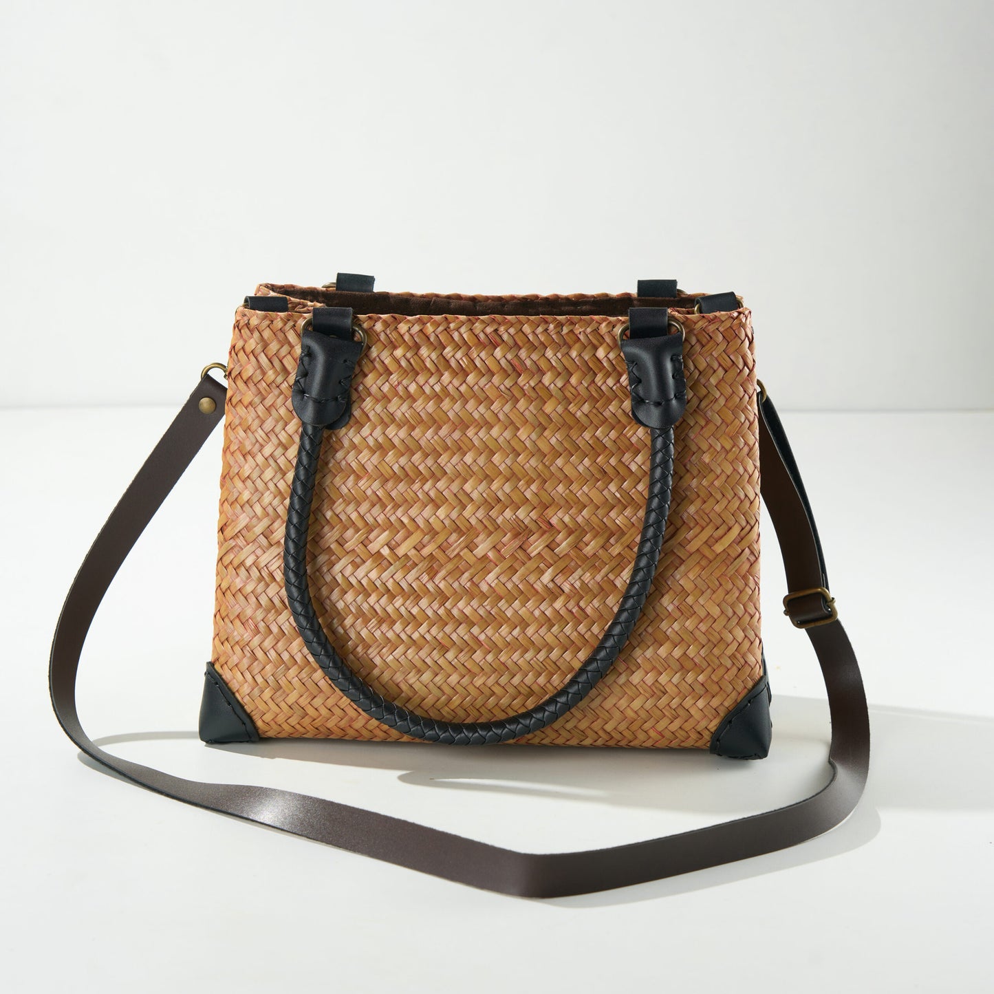 Braided handle Timeless Tan Handbag
