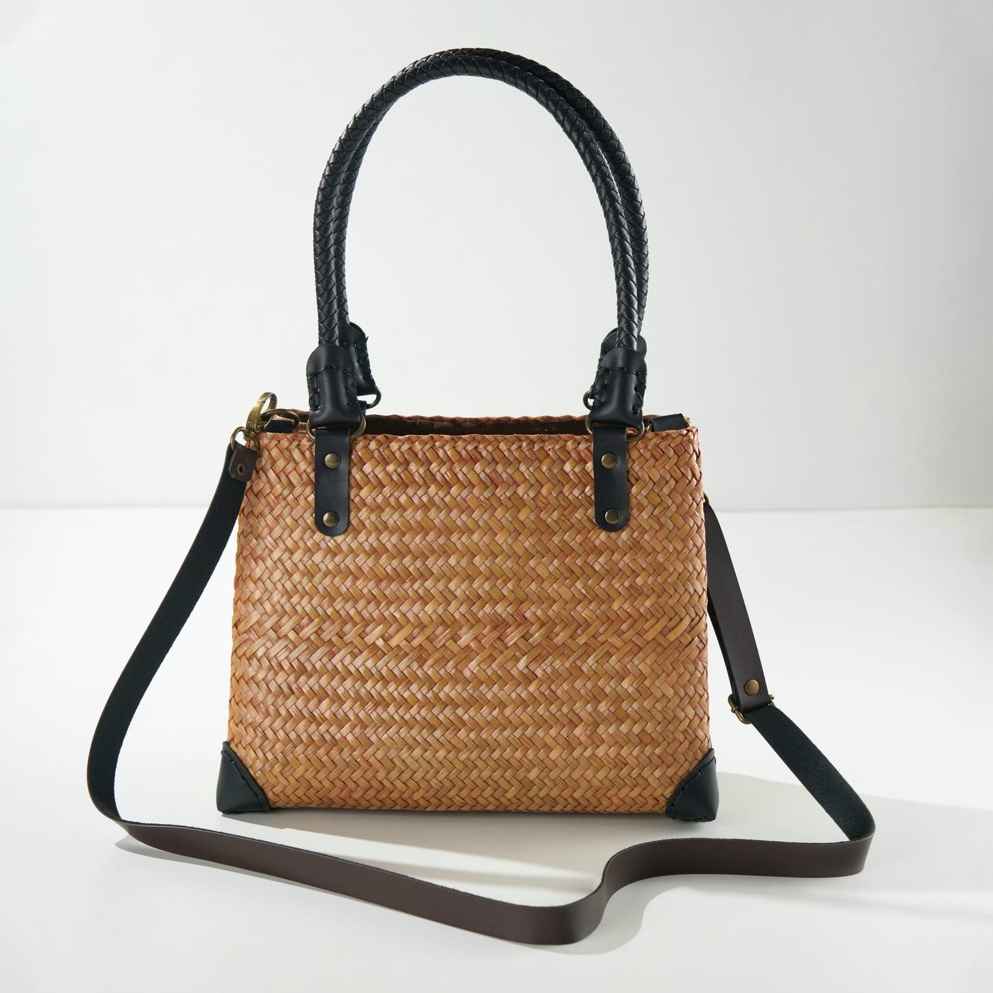 Braided handle Timeless Tan Handbag
