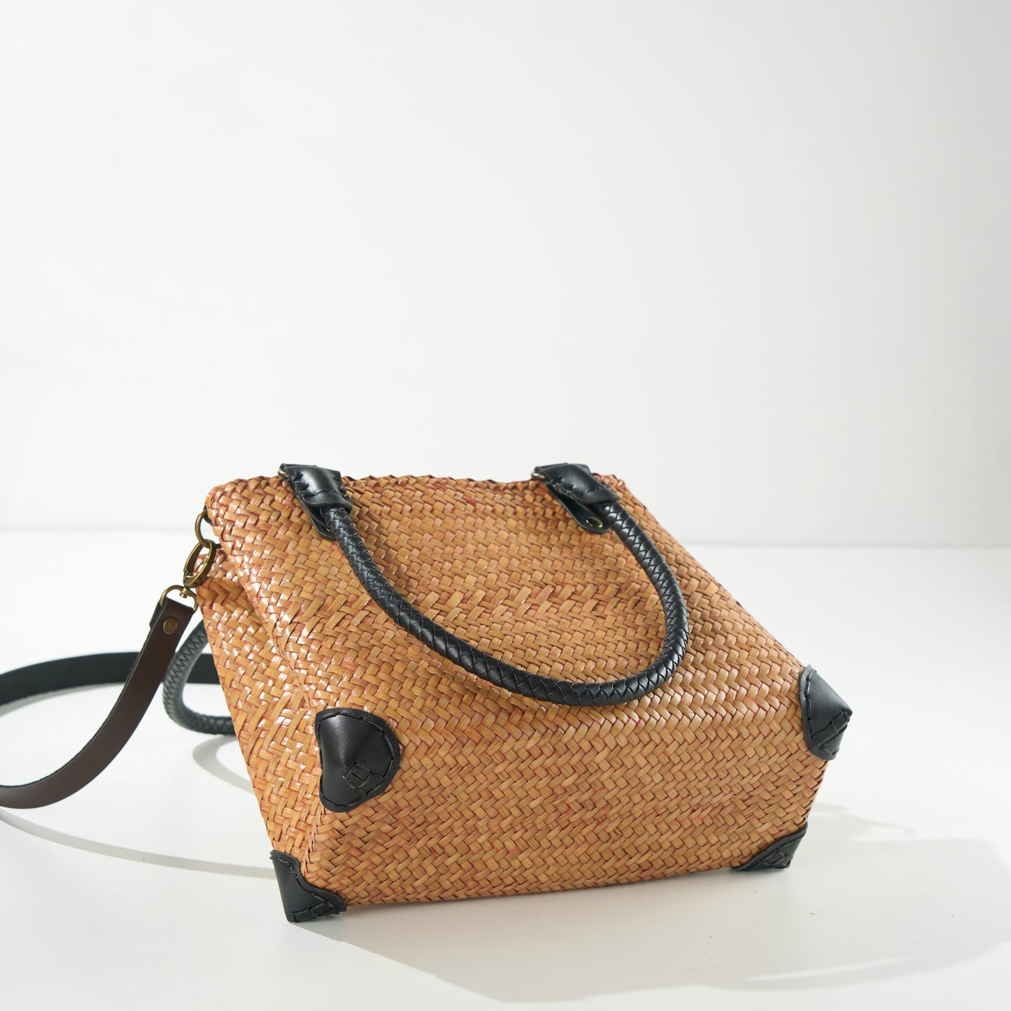 Braided handle Timeless Tan Handbag