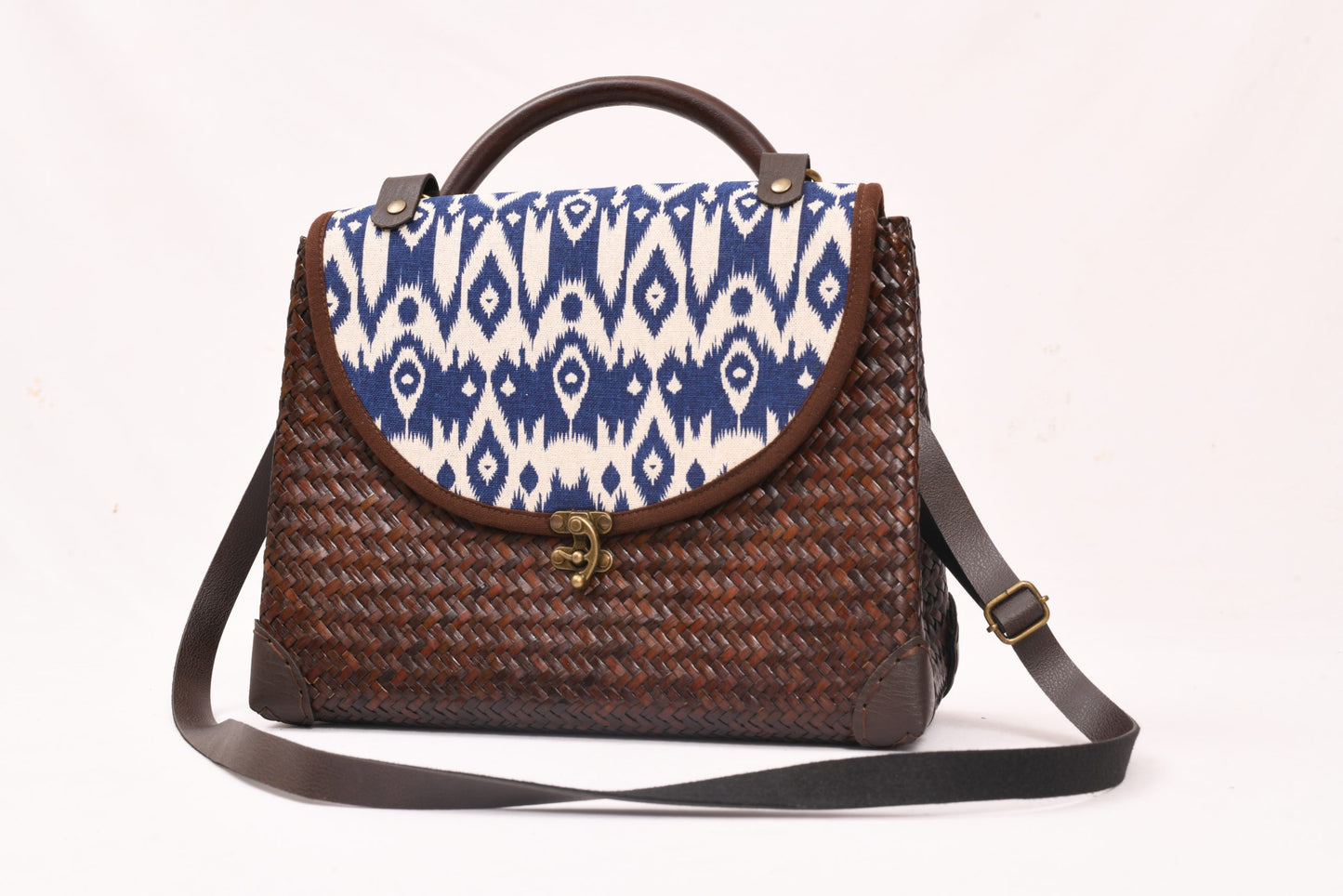 Woven bag with Indigo Abstract Print