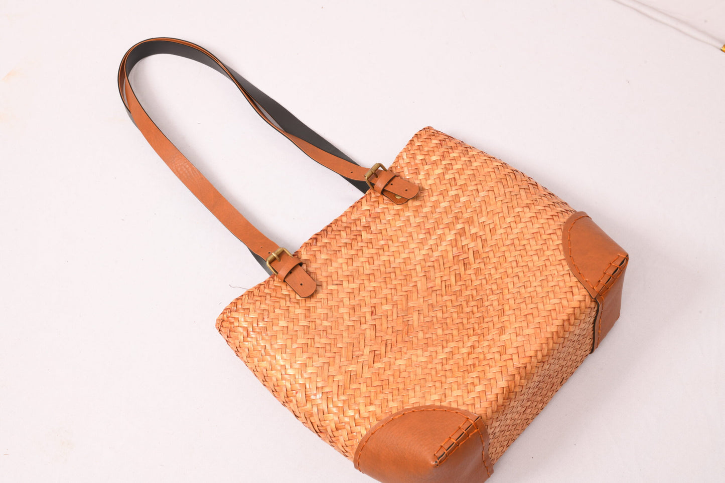 Medium Tote Bag Tan
