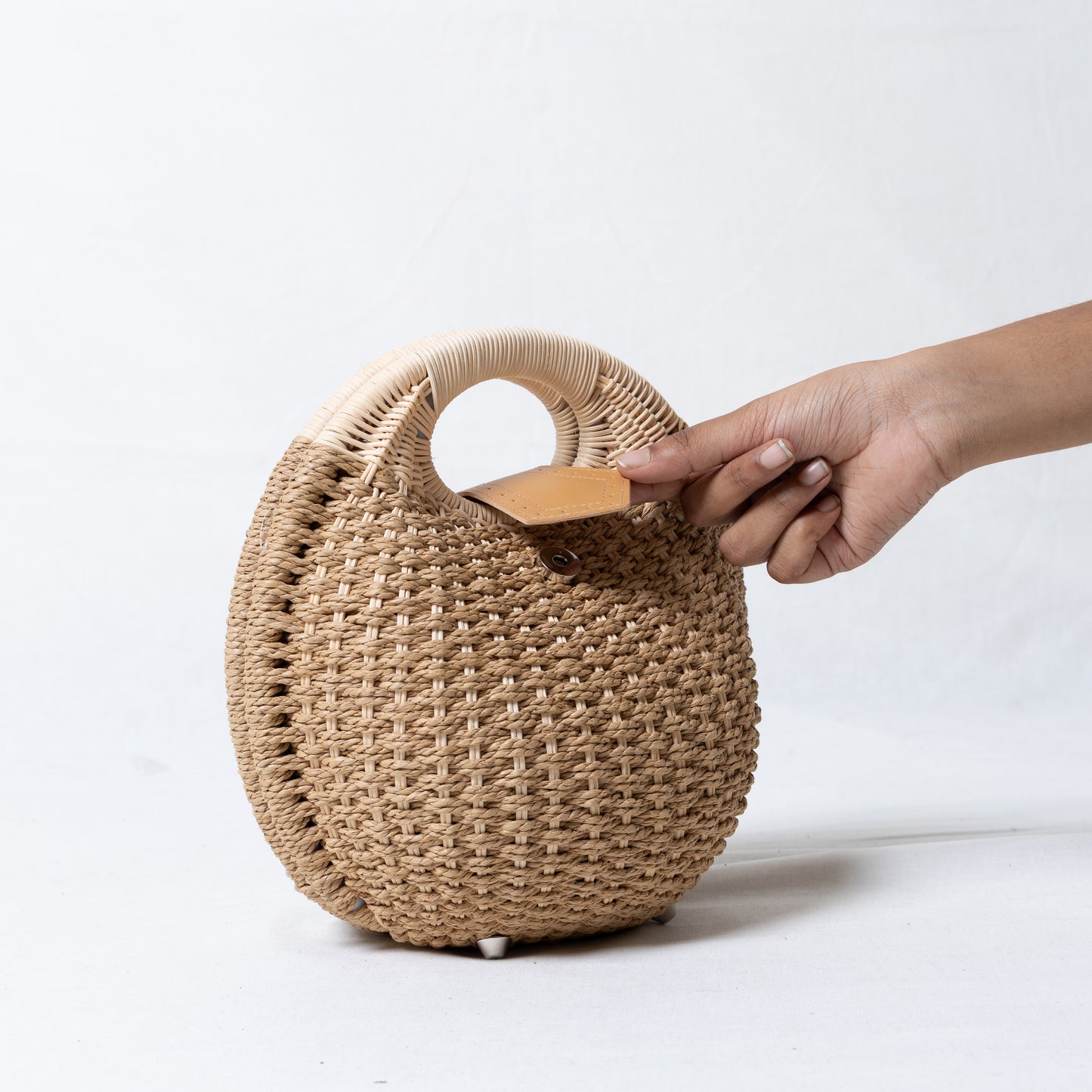Women Nest Straw Bag - Beige