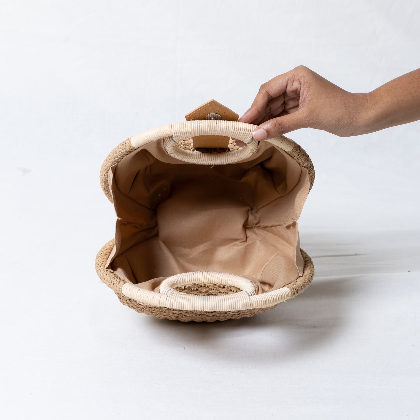 Women Nest Straw Bag - Ivory