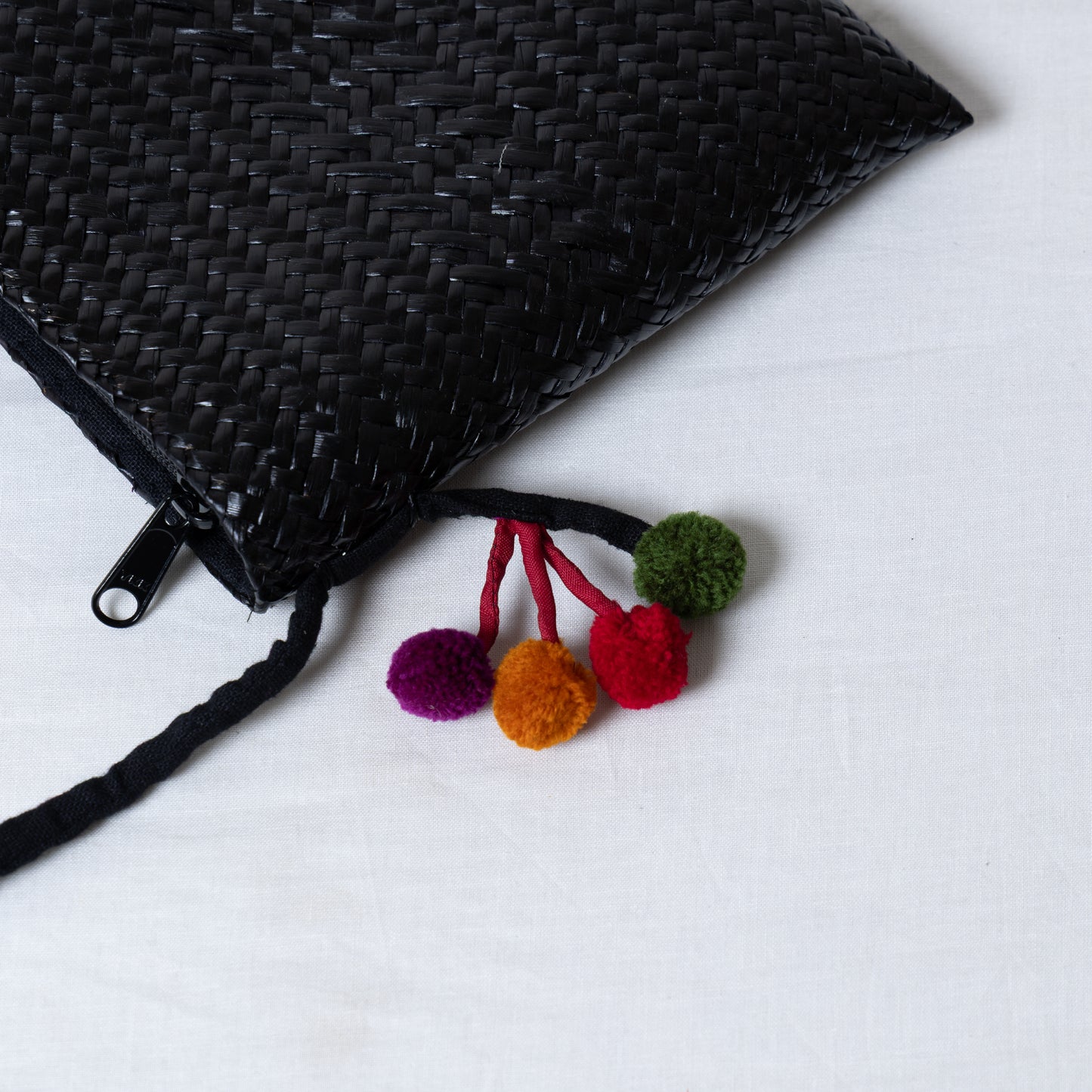 Pompop Black 10"