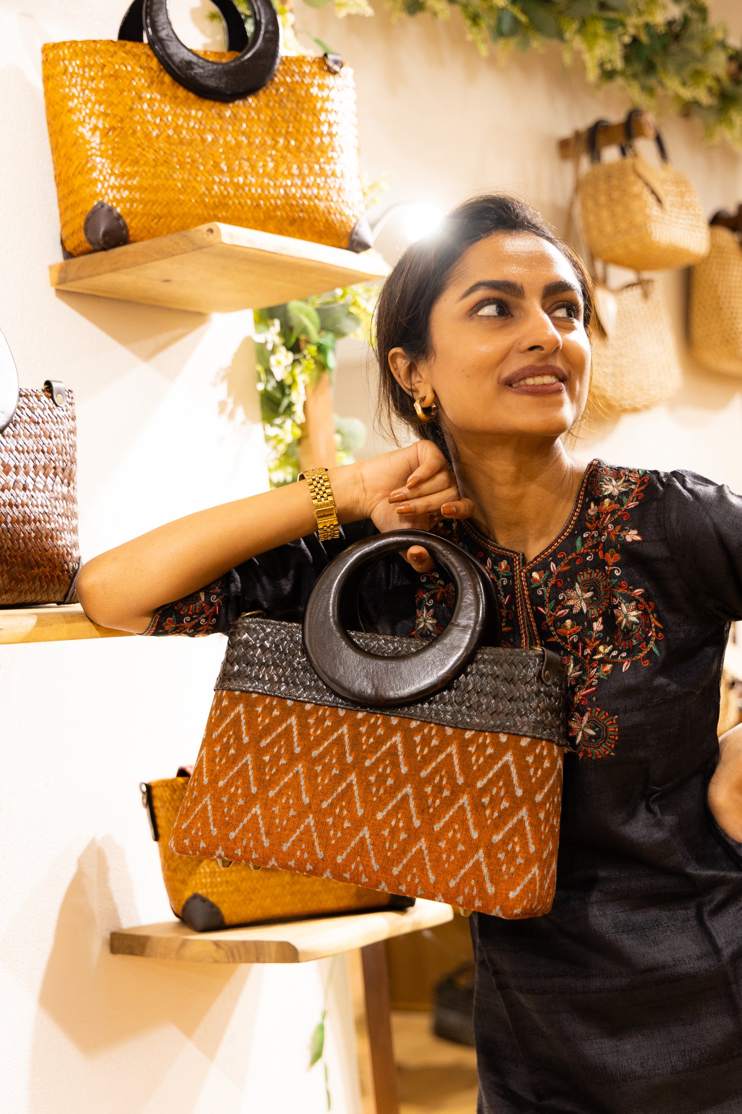 Elegant Ikkat Bag (Earthy Tan)