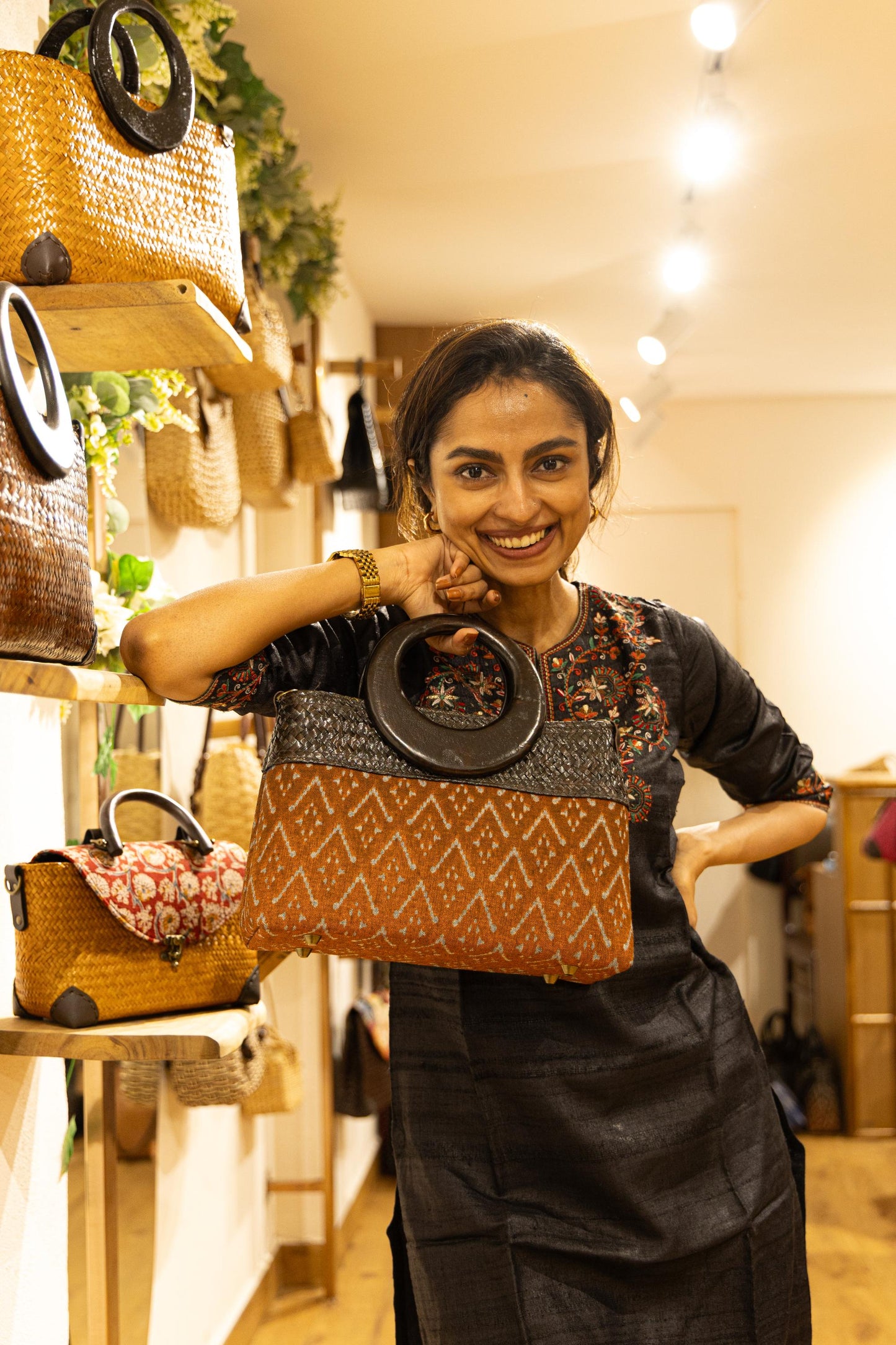 Elegant Ikkat Bag (Earthy Tan)