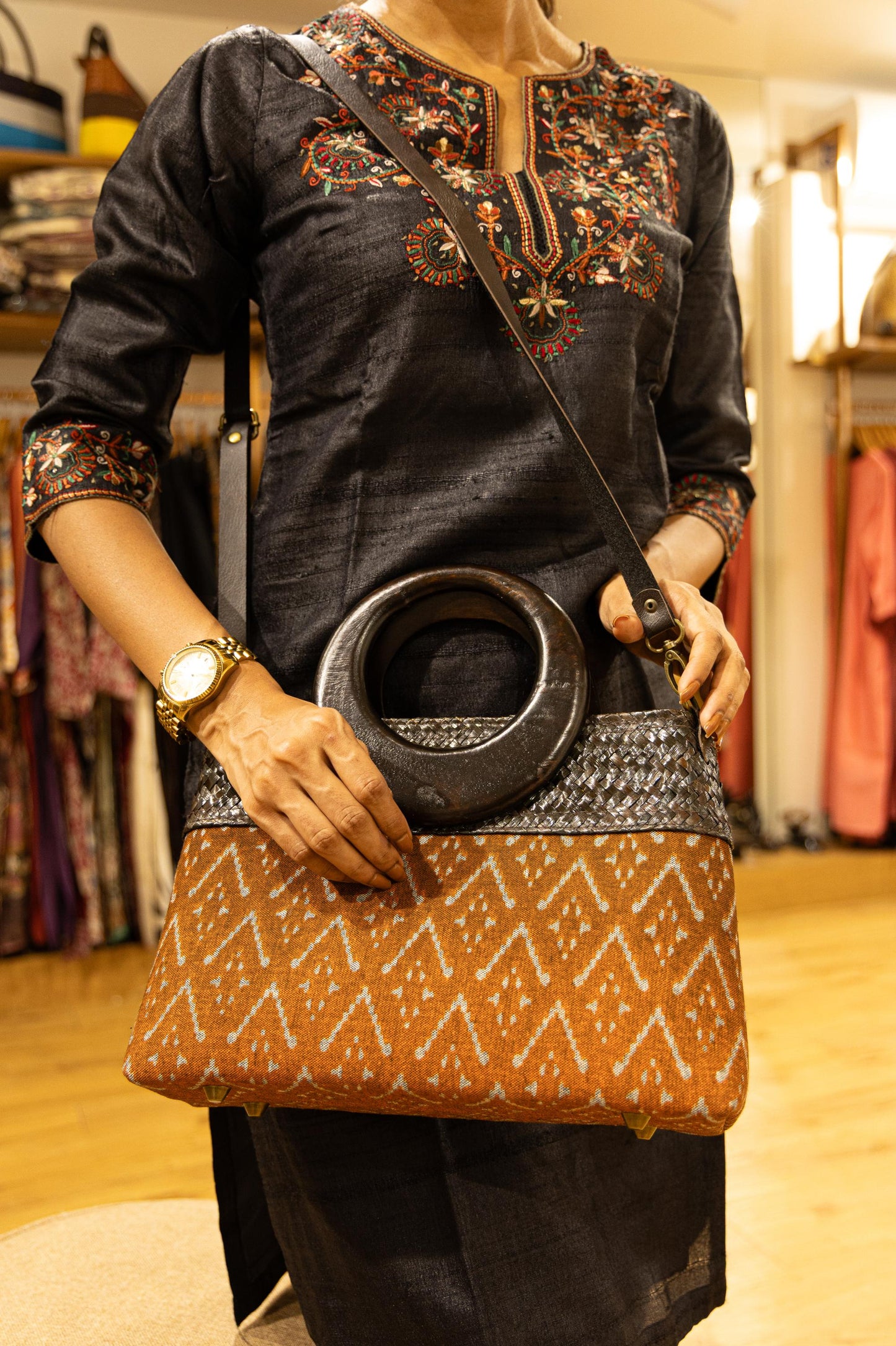 Elegant Ikkat Bag (Earthy Tan)