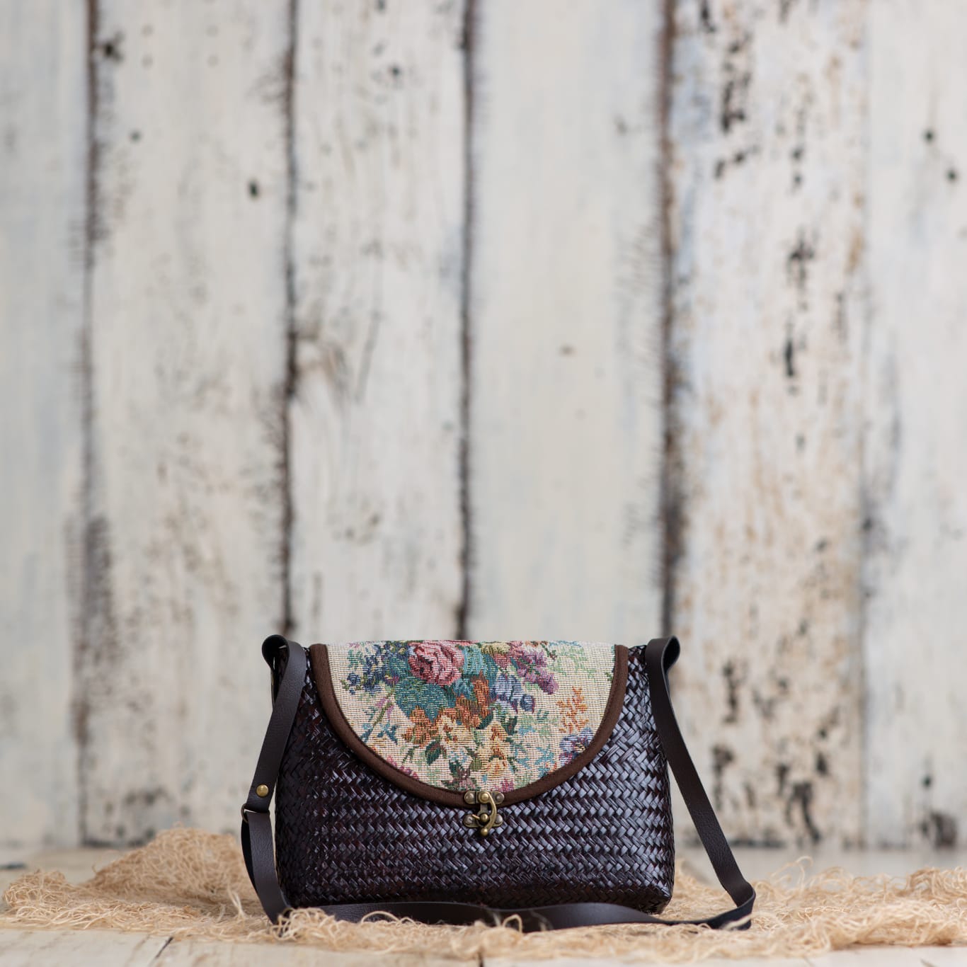 Pretty Pleasure - Dark Brown