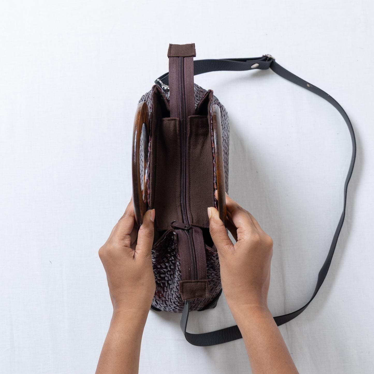 Aura Weave Bag - Mahogany