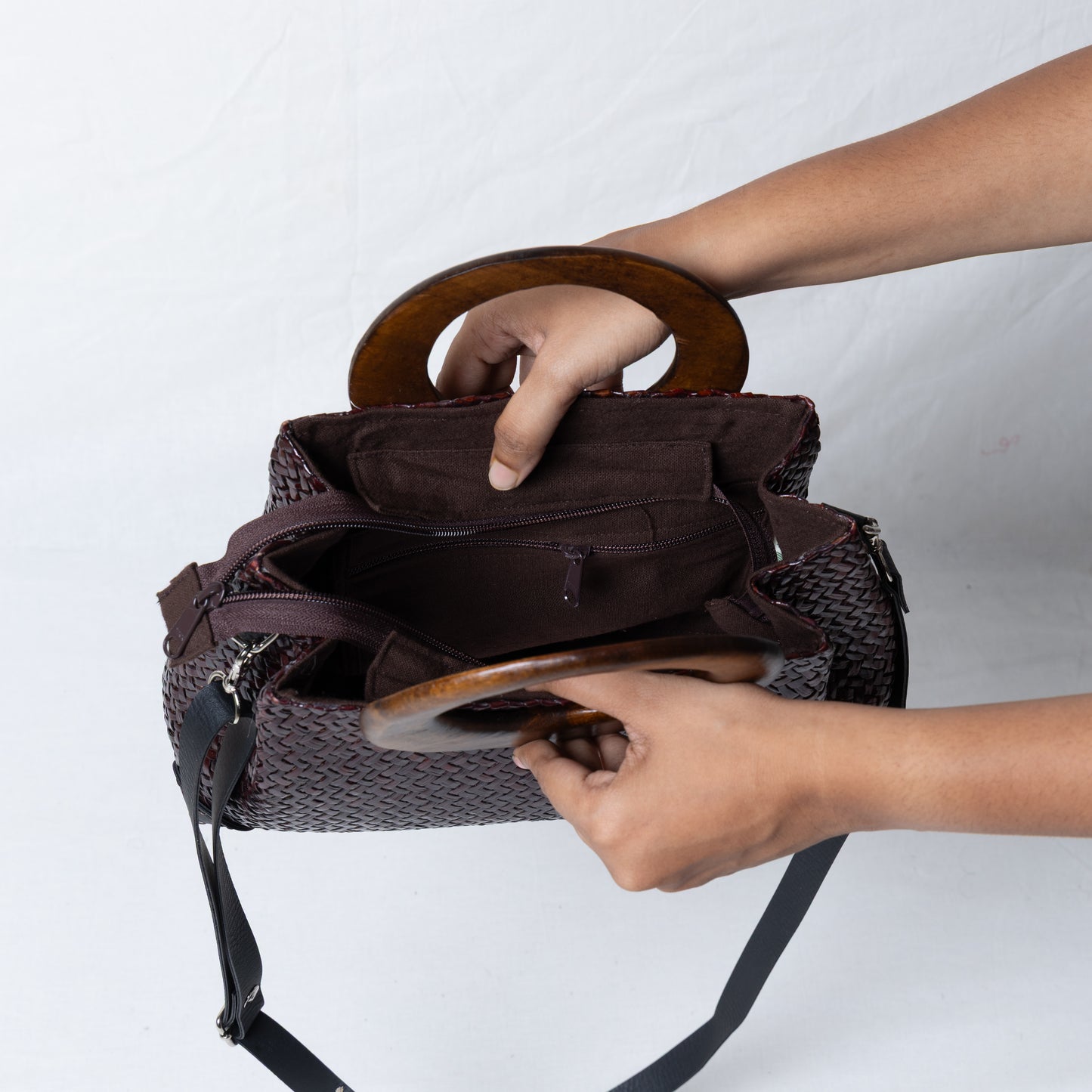 Aura Weave Bag - Mahogany