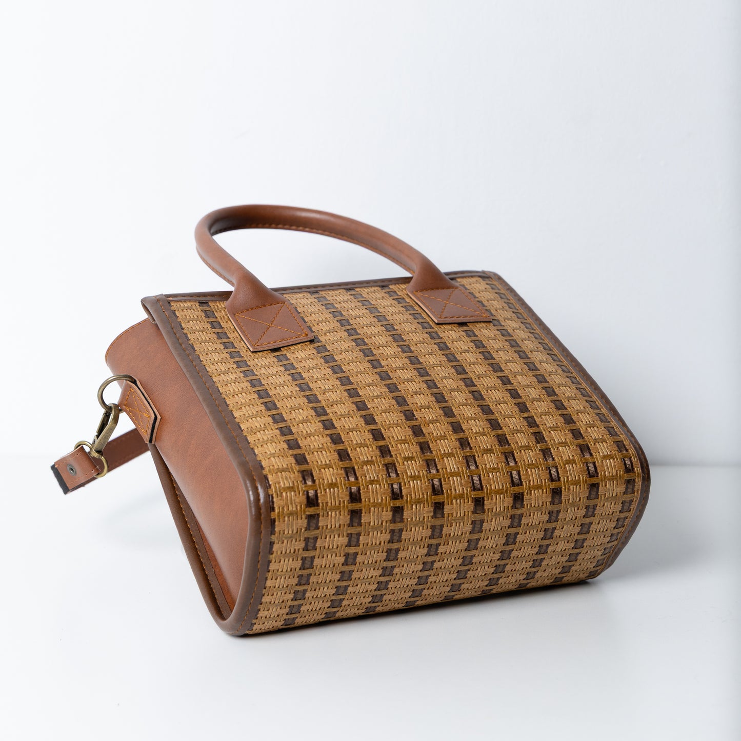 Elite Weave (Linear Pattern)