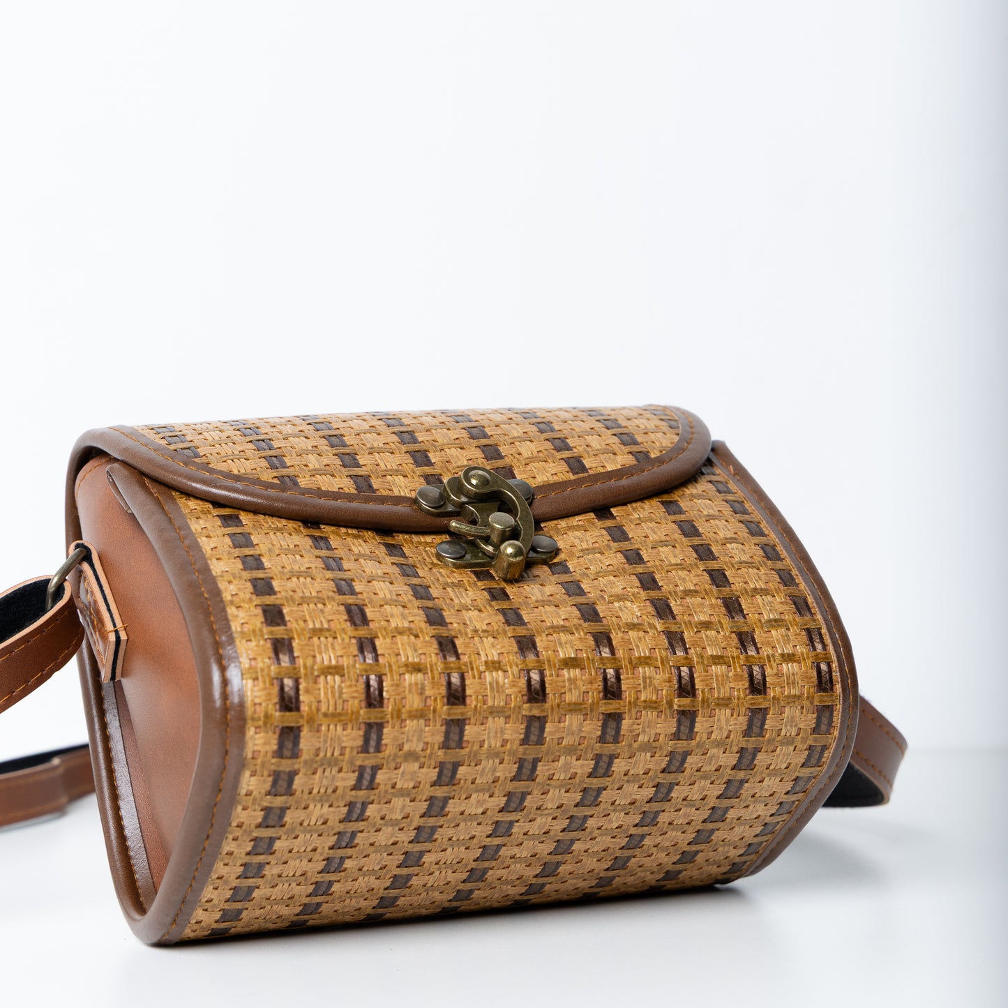 Compact Companion (Deep Tan)