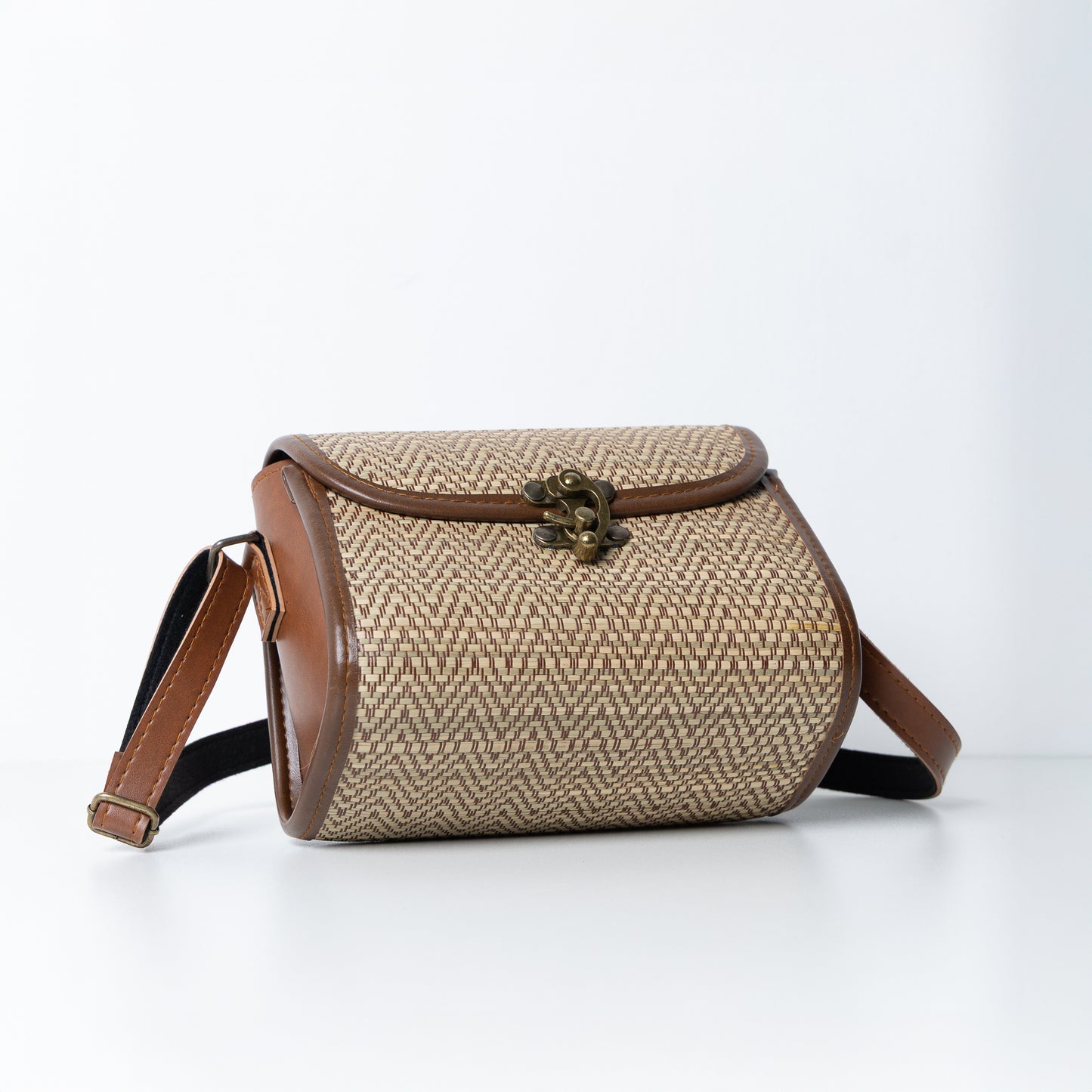 Compact Companion (Sand Tone)