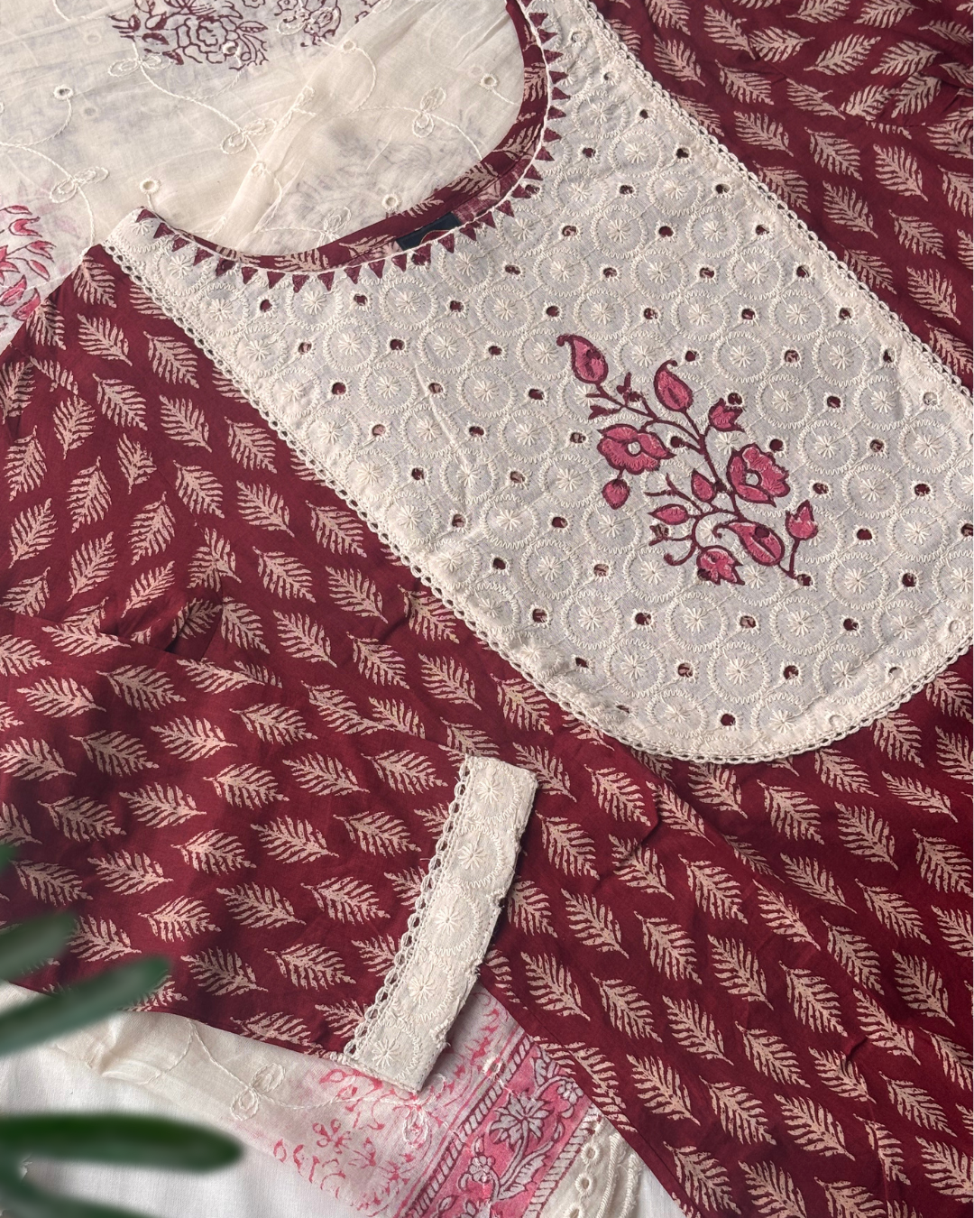 Mystic Leaf (Maroon)