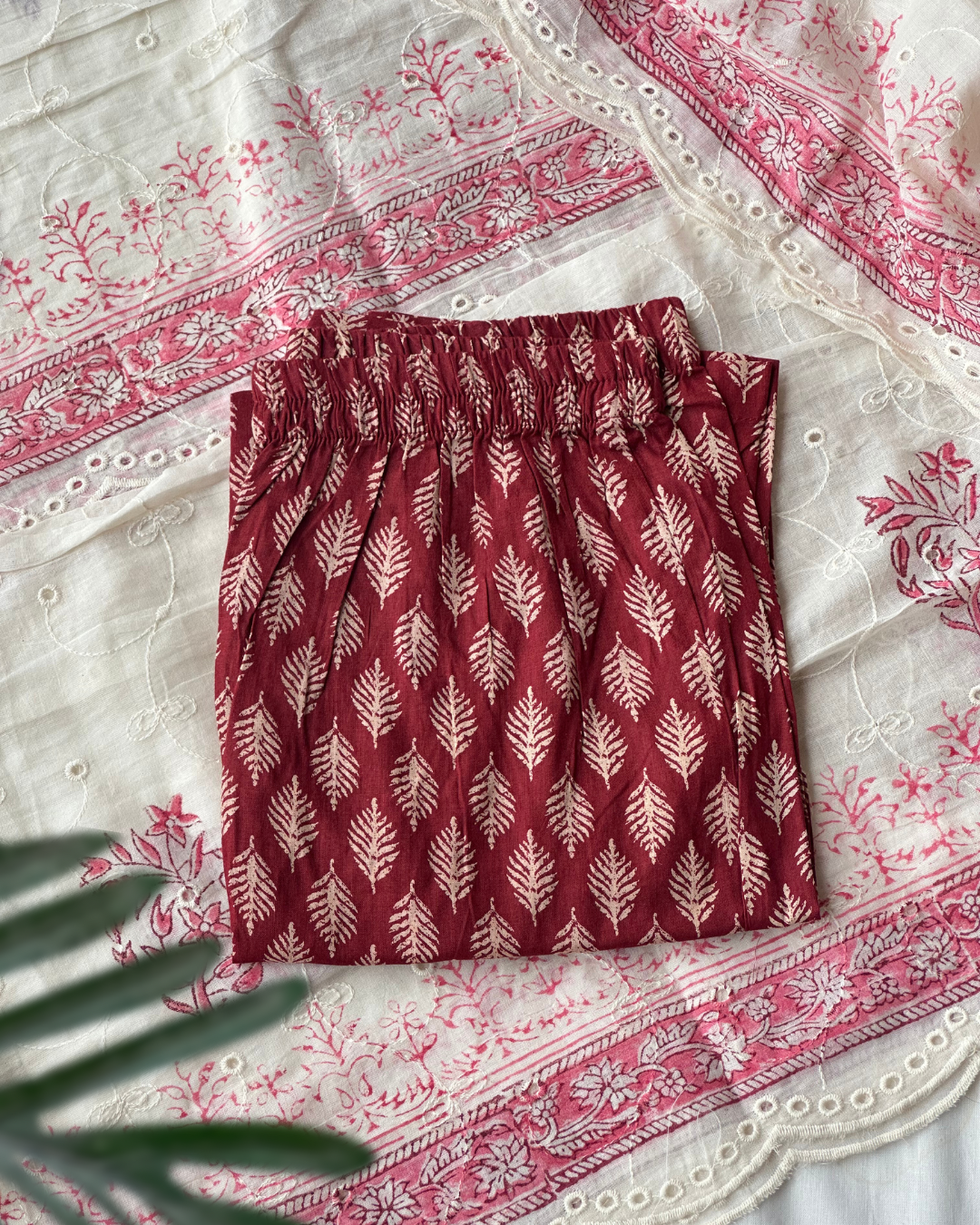 Mystic Leaf (Maroon)