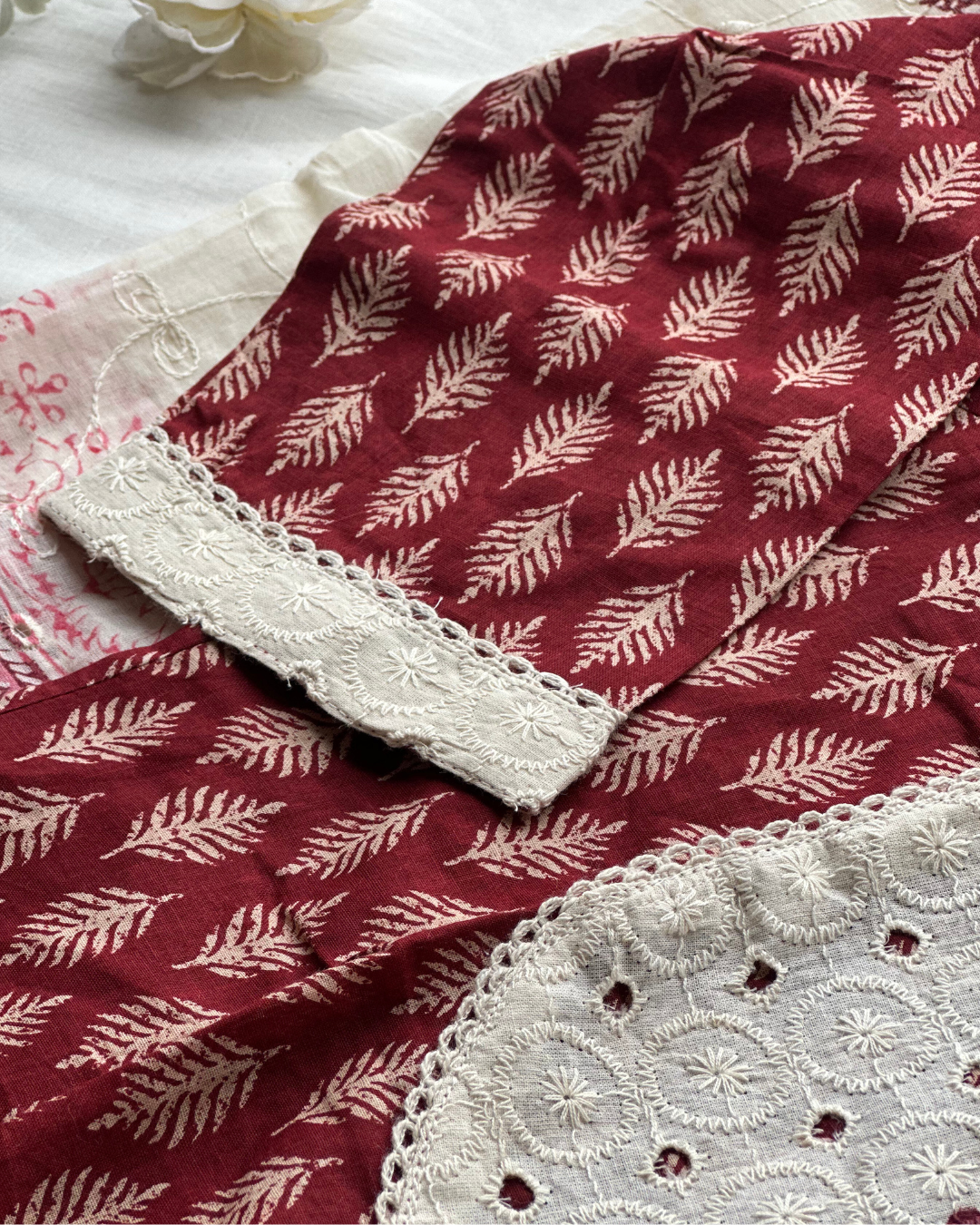 Mystic Leaf (Maroon)