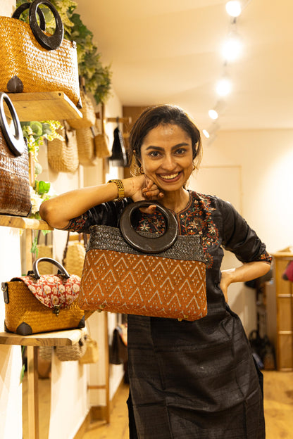 Elegant Ikkat Bag (Earthy Tan)