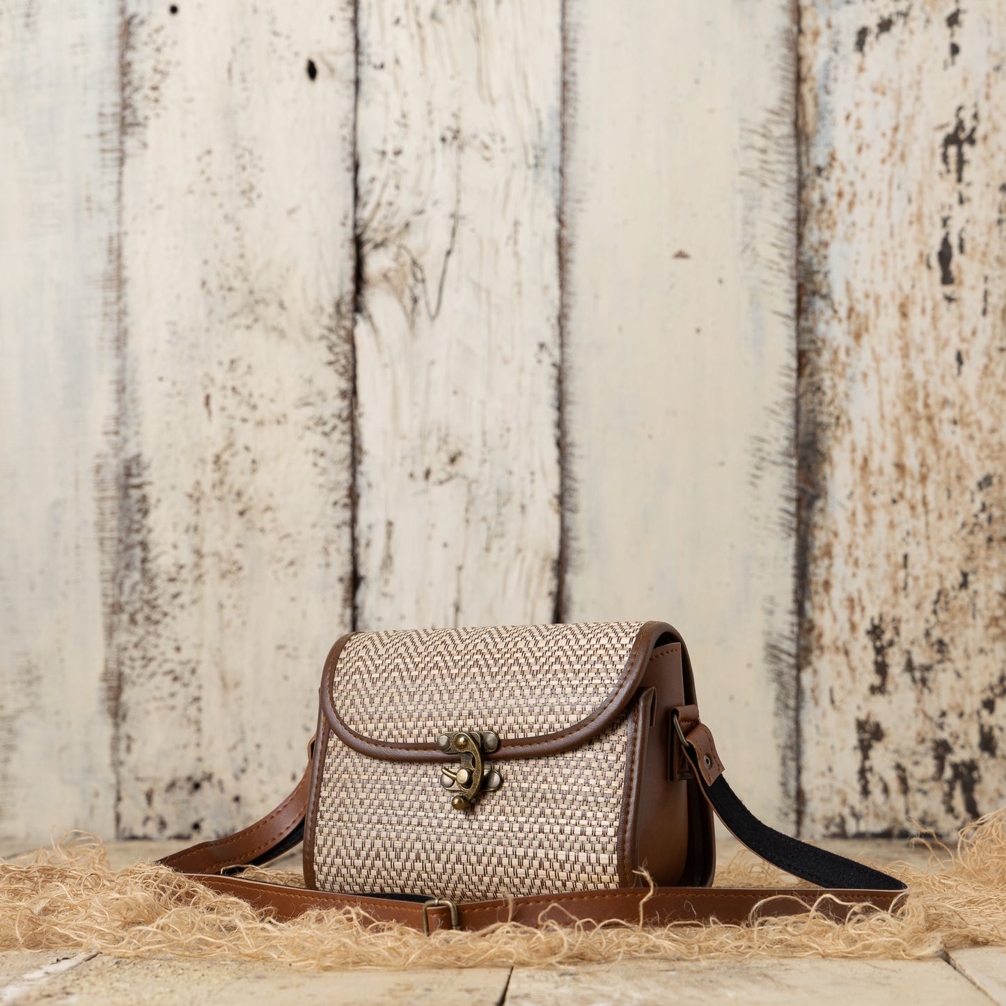 Compact Companion (Sand Tone)